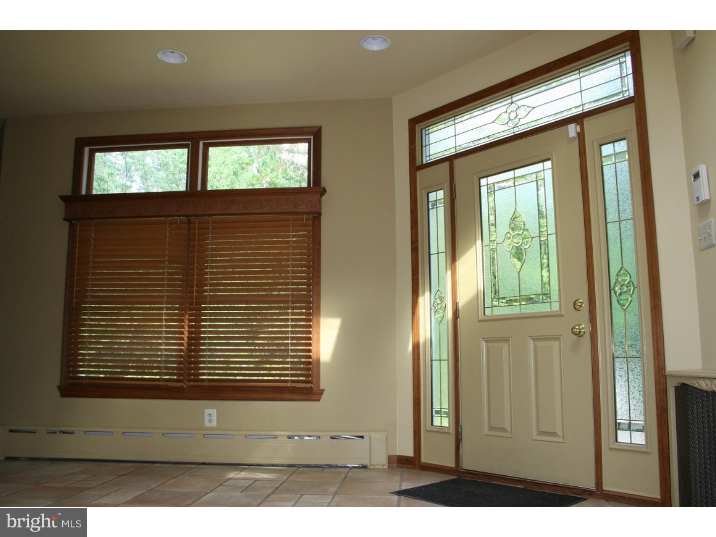 2115 Old Woods Road Green Lane, PA 18054 - Photo 3 of 25 Foyer