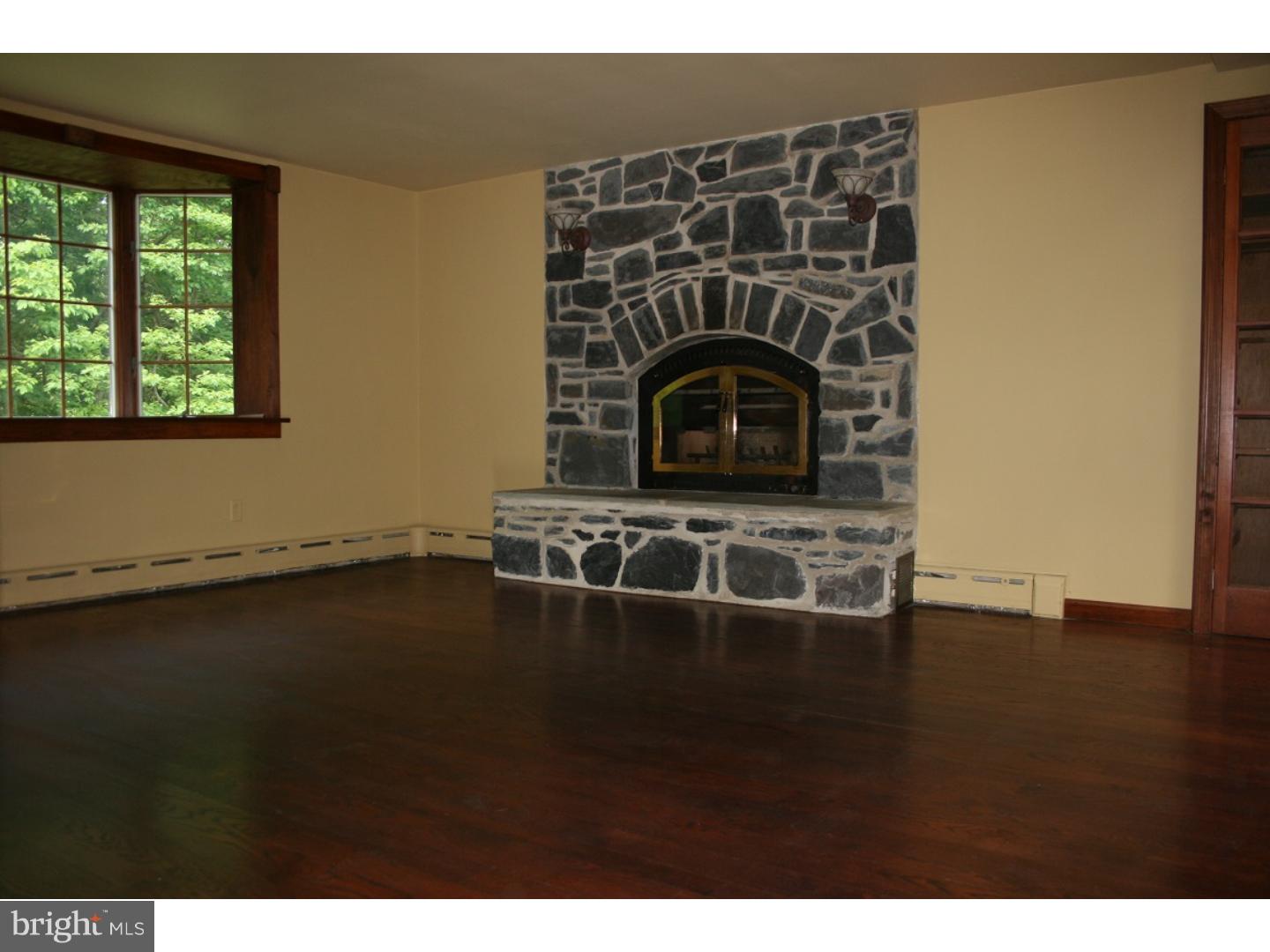 2115 Old Woods Road Green Lane, PA 18054 - Photo 5 of 25 Living Room