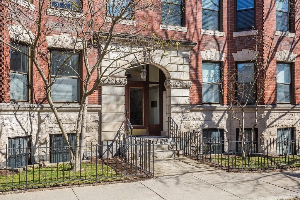83 Ivy Street, Unit 12 Brookline, MA 02446 - Photo 1 of 7