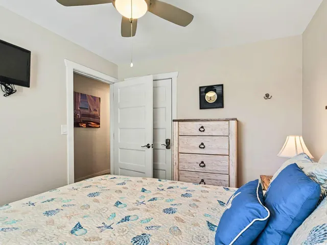 $720,000 | 118 Seaside Drive, Holden Beach, NC 28462