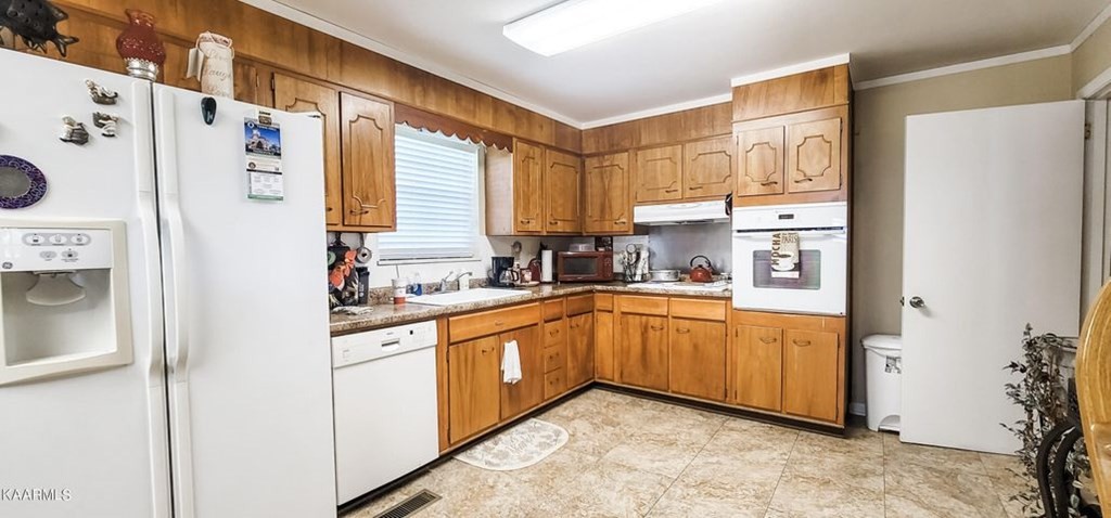 656 Oak Grove Road Madisonville, TN 37354 - Photo 10 of 11 Gallery Image 10