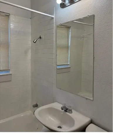 $1,000 | 2260 Hemphill Street, Fort Worth, TX 76110