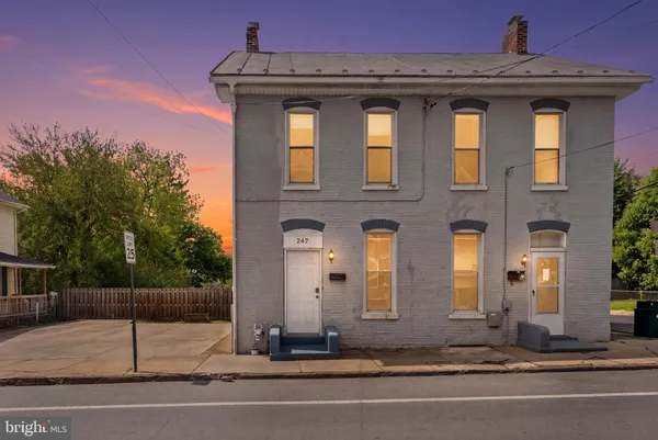 a view of a house with street