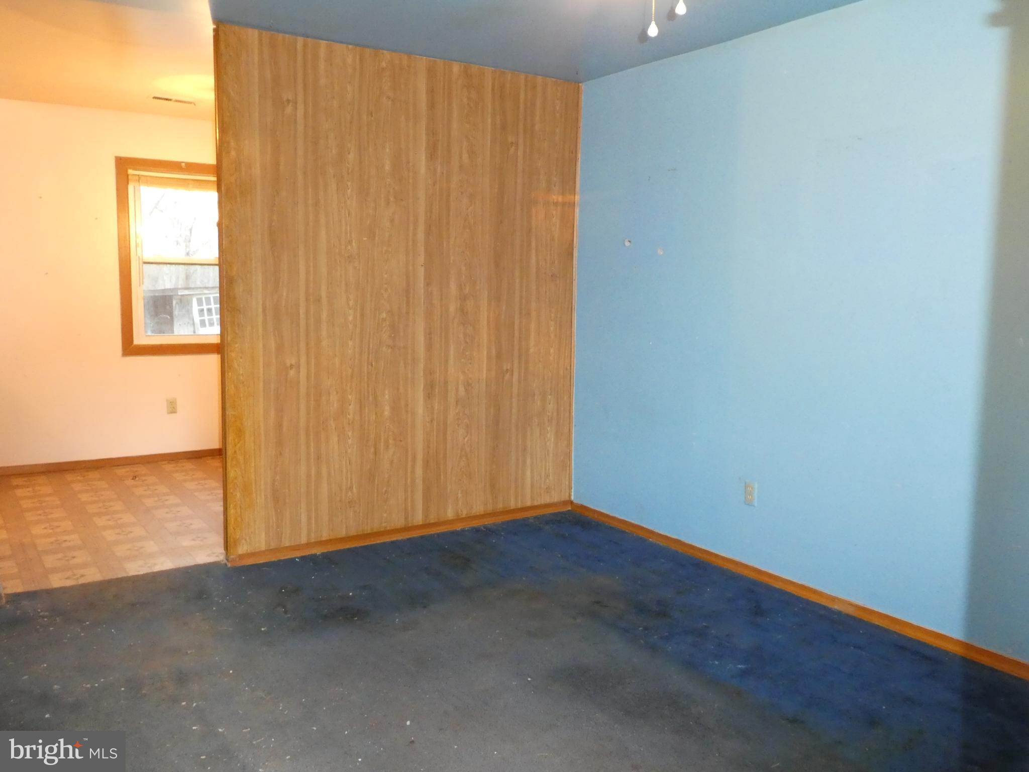 10029 Eggbornsville Road Rixeyville, VA 22737 - Photo 5 of 14 Living room