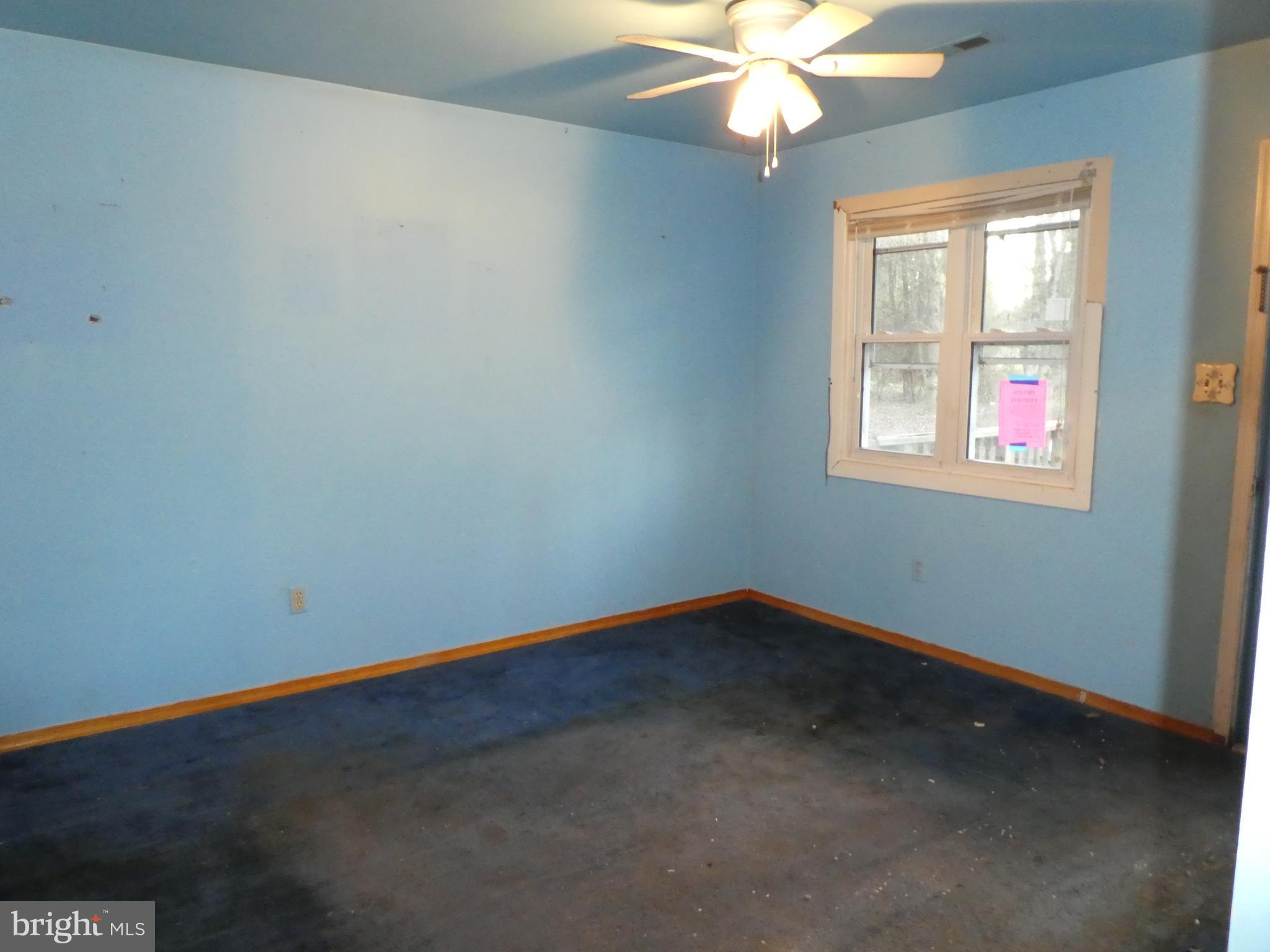 10029 Eggbornsville Road Rixeyville, VA 22737 - Photo 6 of 14 Living room