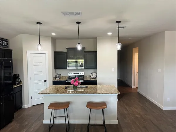 $2,500 | 629 Turtle Crk Pk Trail, Alvarado, TX 76009