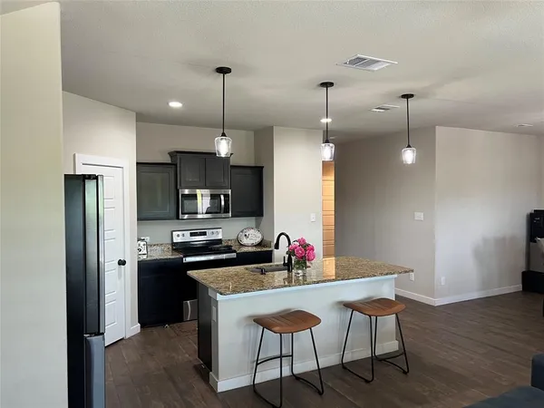 $2,500 | 629 Turtle Crk Pk Trail, Alvarado, TX 76009