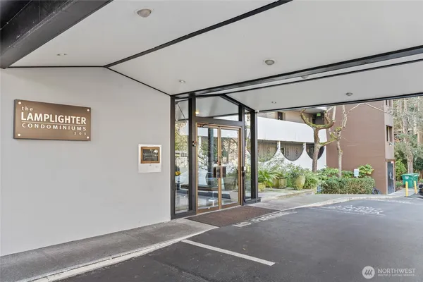 $3,000 | 505 Belmont Avenue East, Unit 501, Seattle, WA 98102