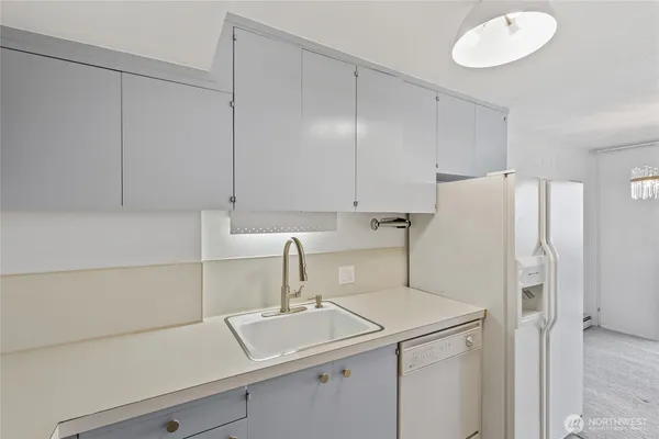 $3,000 | 505 Belmont Avenue East, Unit 501, Seattle, WA 98102