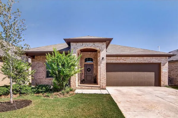 $2,700 | 15536 Halstead Lane, Fort Worth, TX 76247