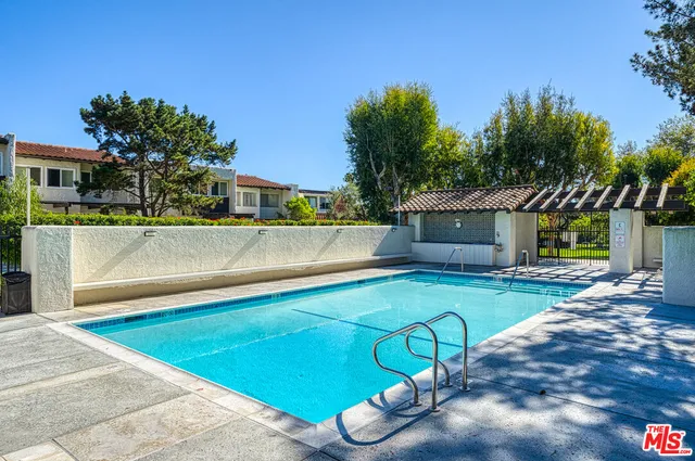 $1,380,000 | 2 Sycamore Lane, Rolling Hills Estates, CA 90274