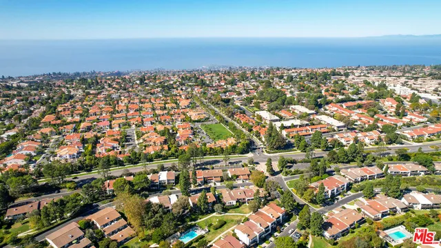 $1,380,000 | 2 Sycamore Lane, Rolling Hills Estates, CA 90274