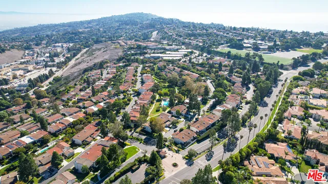 $1,380,000 | 2 Sycamore Lane, Rolling Hills Estates, CA 90274