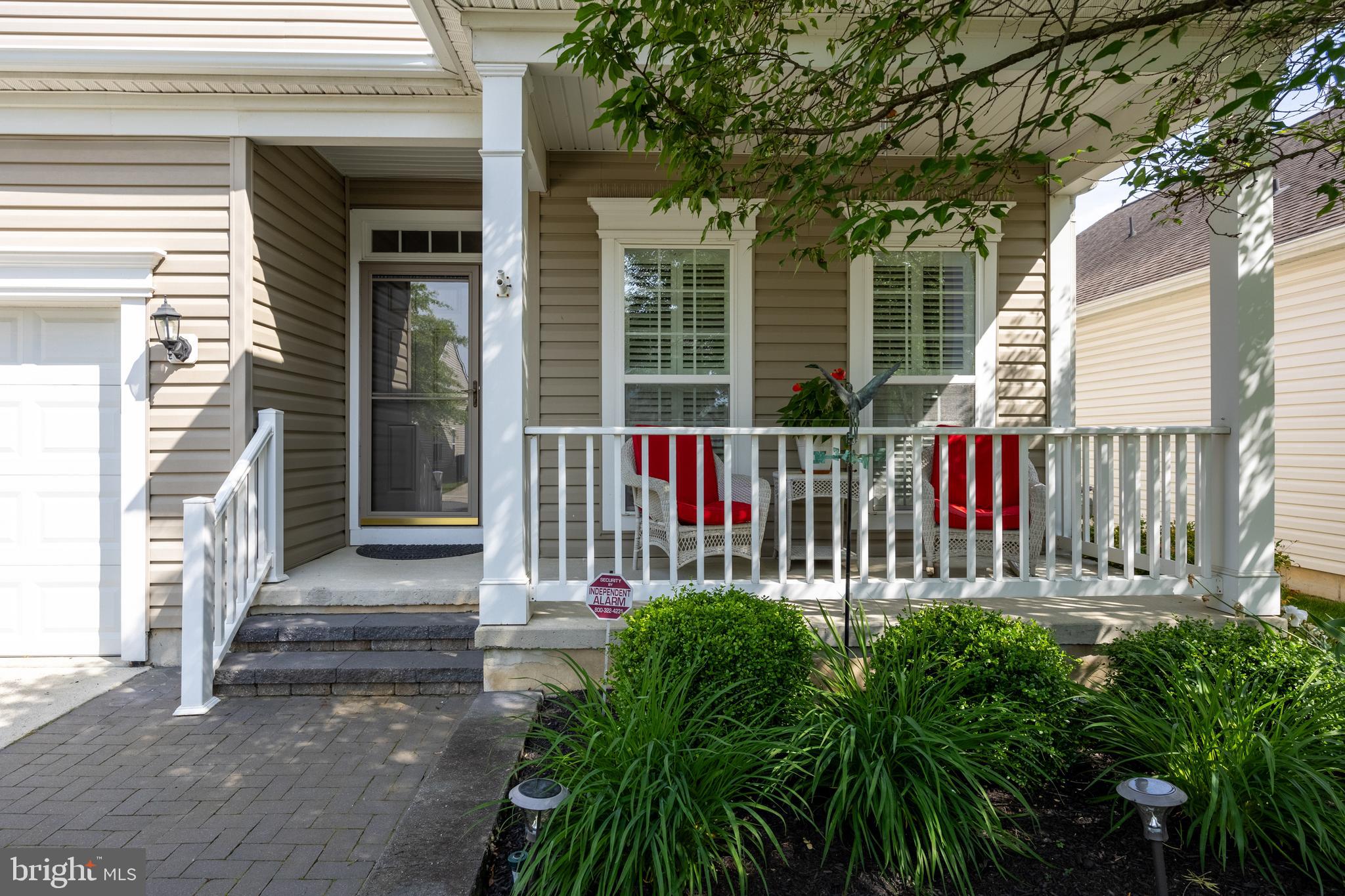 15 Wolverton Place Delanco, NJ 08075 - Photo 3 of 46 Front Porch/Entry