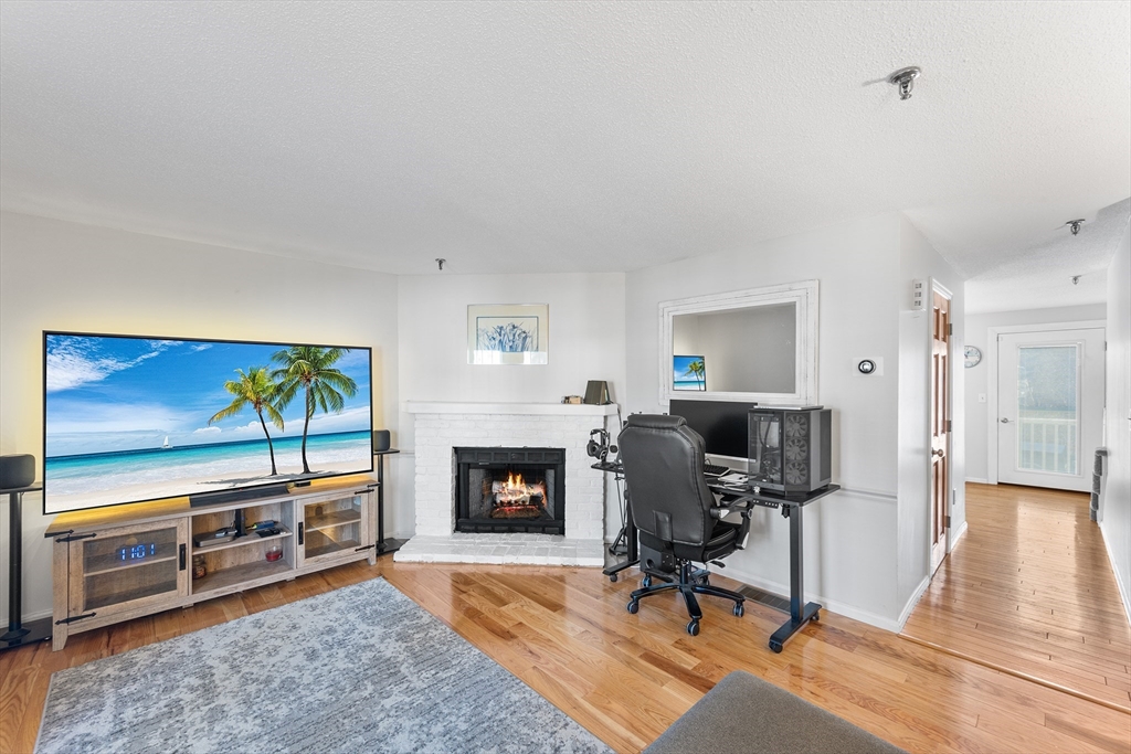 25 Tobey Road, Unit 57 Dracut, MA 01826 - Photo 4 of 24