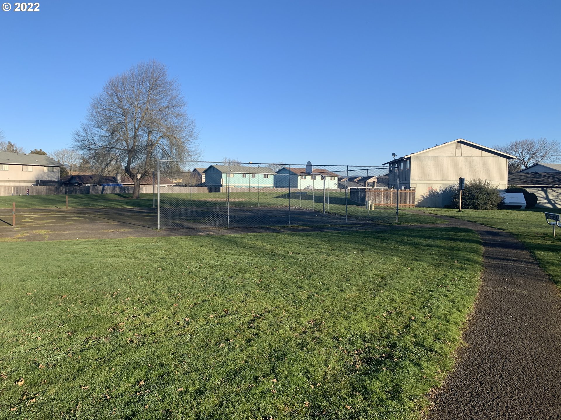 961 North Cloverleaf Loop Springfield, OR 97477 - Photo 5 of 5 a view of a house with a yard