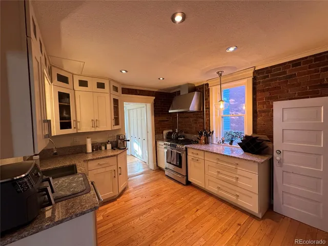 $1,190,000 | 233 South Emerson Street, Denver, CO 80209