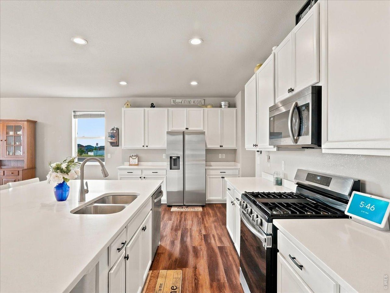 2550 Doe Rdg Way Johnstown, CO 80534 - Photo 8 of 49 Gas Range