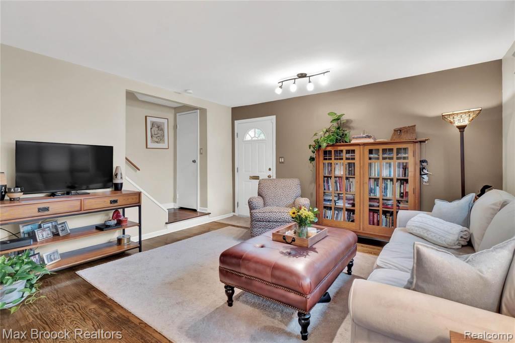 1971 Graefield Road Birmingham, MI 48009 - Photo 5 of 22