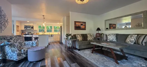 $1,975,000 | 820-824 Warm Springs Road, Kenwood, CA 95452