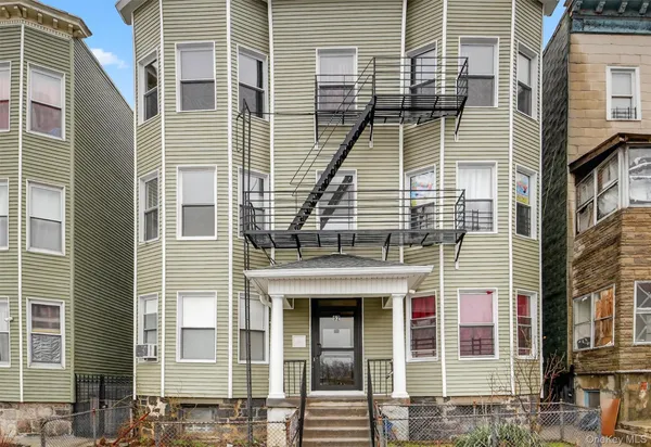 $2,469 | 52 Groshon Avenue, Unit 2N, Yonkers, NY 10701
