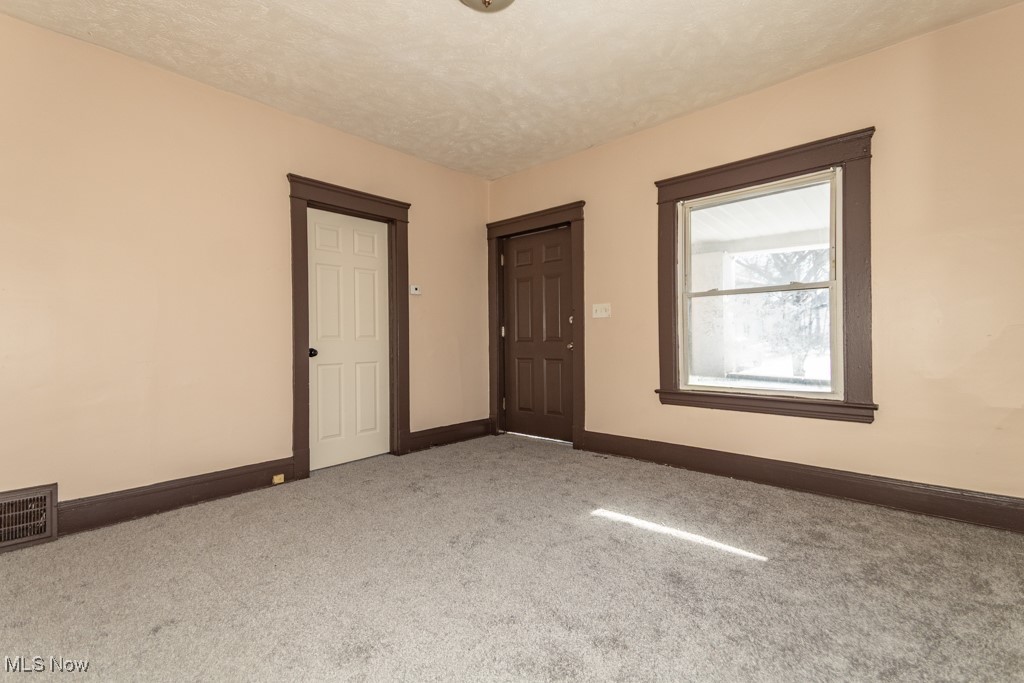 813 Wayside Road Cleveland, OH 44110 - Photo 6 of 22 Gallery Image 6