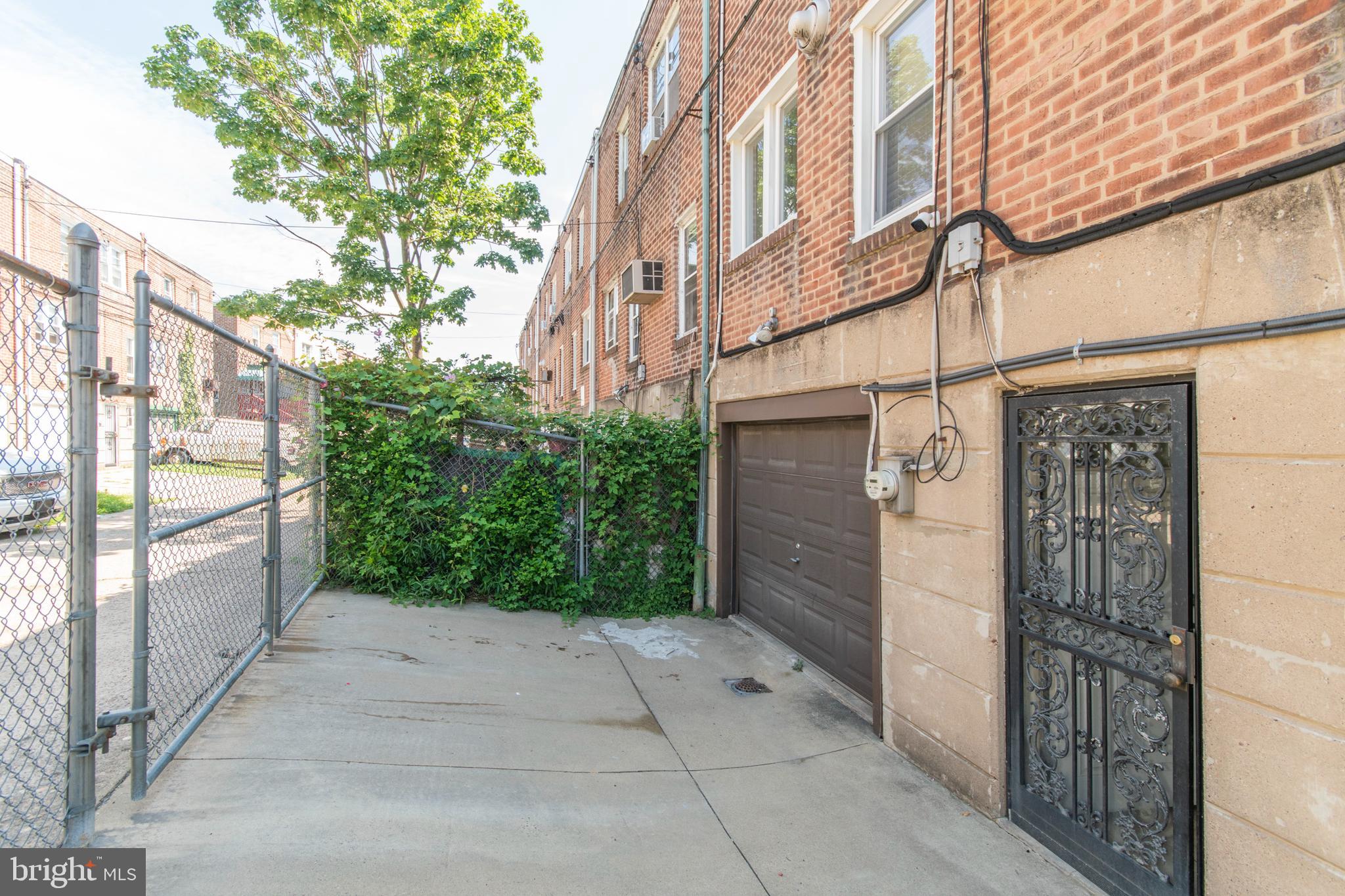 7524 Beverly Road Philadelphia, PA 19138 - Photo 26 of 31 Rear Garage