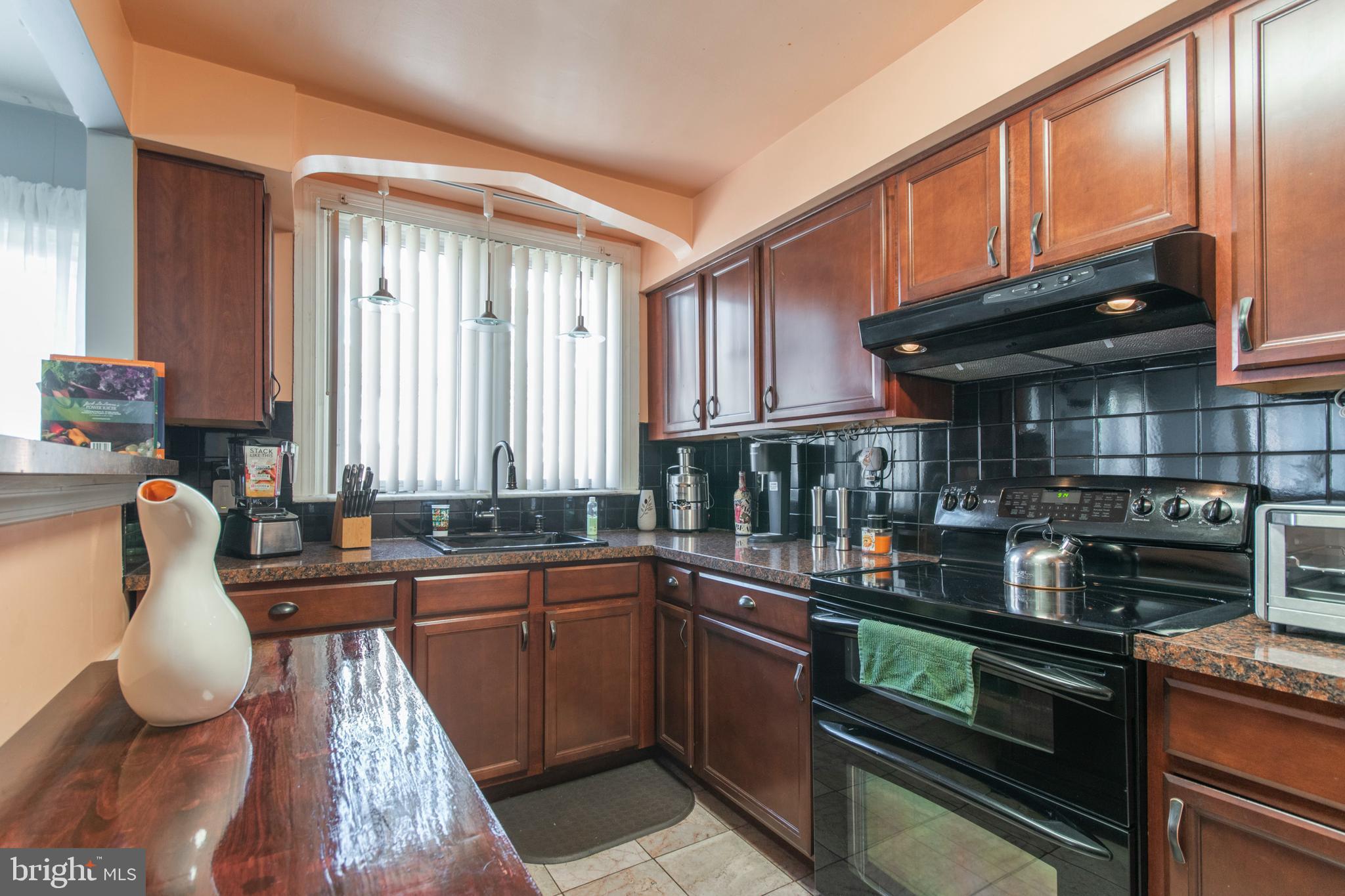7524 Beverly Road Philadelphia, PA 19138 - Photo 10 of 31 Gallery Image 10