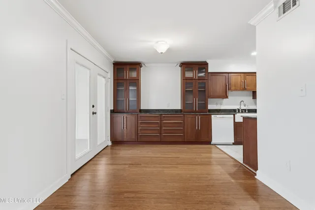 $415,000 | 527 Front Beach Drive, Unit 46, Ocean Springs, MS 39564