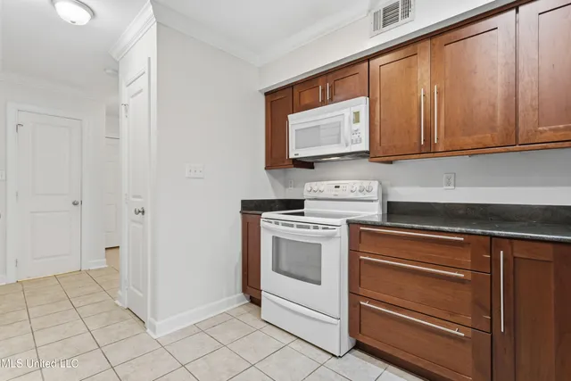 $415,000 | 527 Front Beach Drive, Unit 46, Ocean Springs, MS 39564