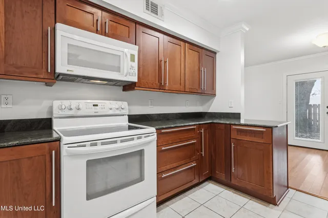 $415,000 | 527 Front Beach Drive, Unit 46, Ocean Springs, MS 39564