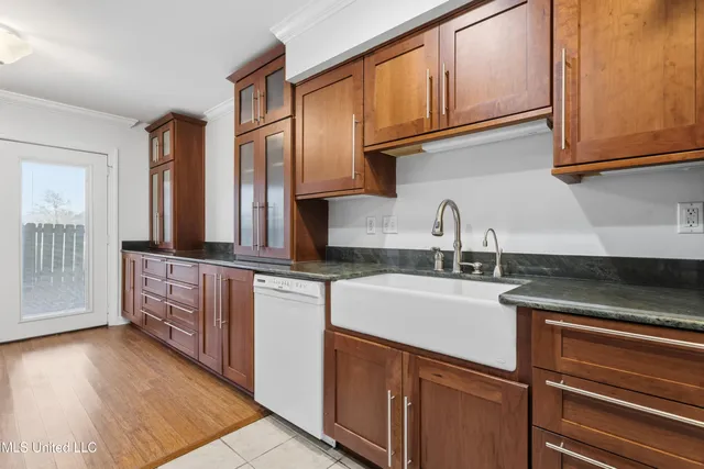 $415,000 | 527 Front Beach Drive, Unit 46, Ocean Springs, MS 39564