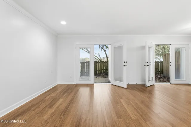 $415,000 | 527 Front Beach Drive, Unit 46, Ocean Springs, MS 39564