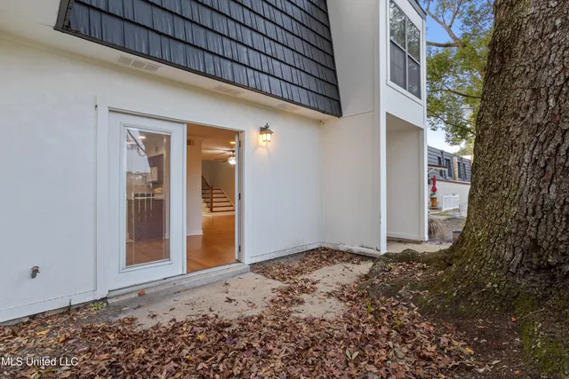 $415,000 | 527 Front Beach Drive, Unit 46, Ocean Springs, MS 39564