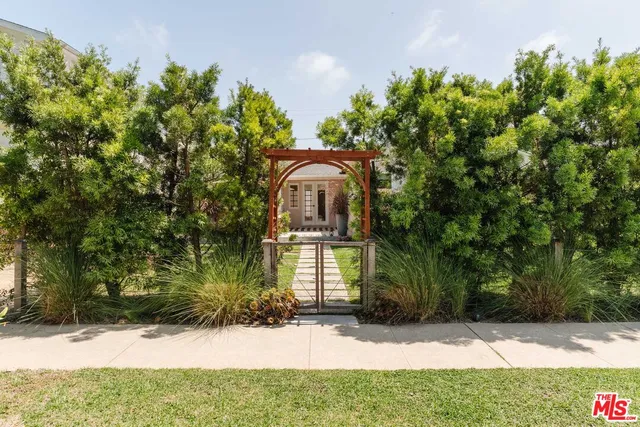 $8,695 | 12606 Brooklake Street, Los Angeles, CA 90066