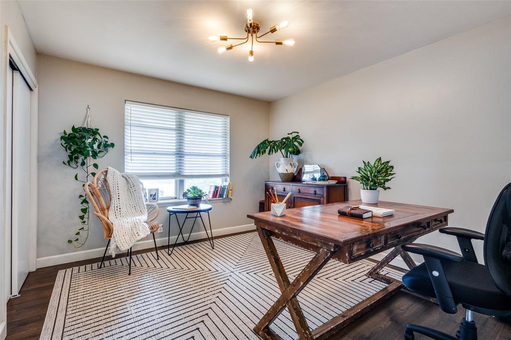 1200 Tipps Road Cross Roads, TX 76227 - Photo 6 of 32 a workspace with furniture and a potted plant
