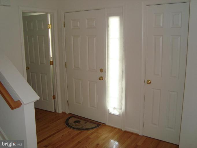 710 Tinker Road Middle River, MD 21220 - Photo 3 of 28 Entrance / Foyer