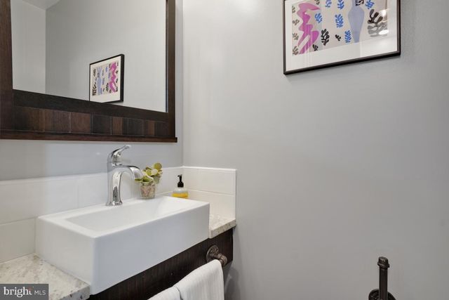 $1,105,000 | 419 18th Street Southeast, Washington, DC 20003