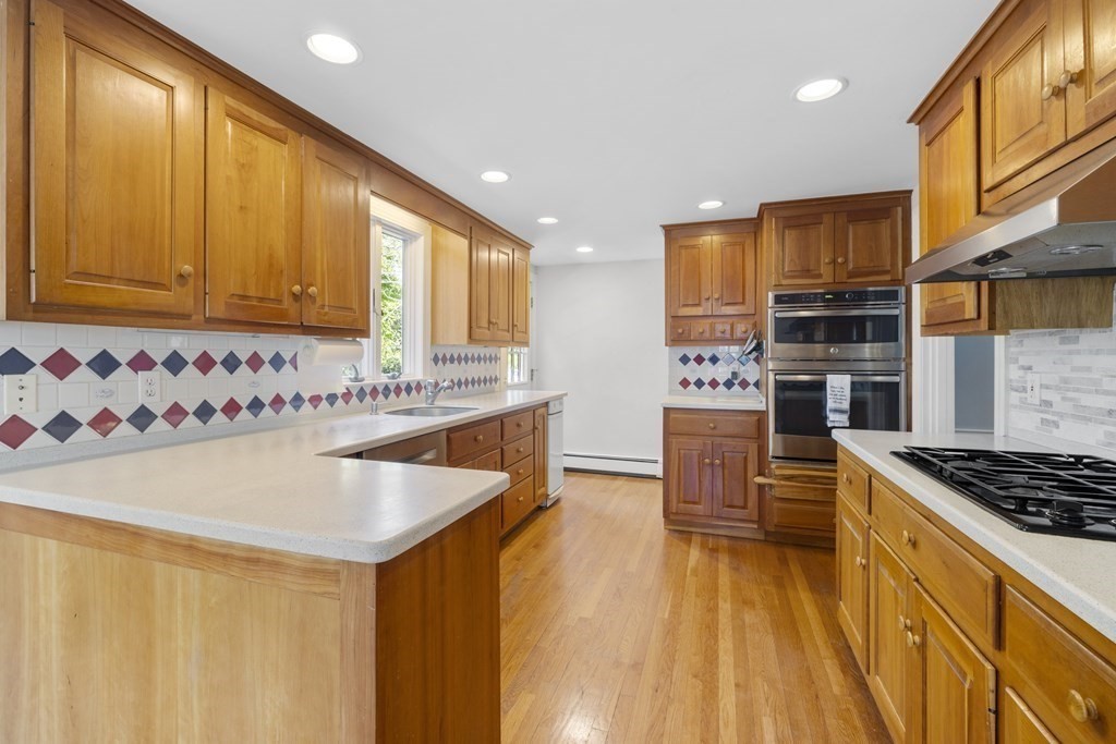 8 Tudor Road Needham, MA 02492 - Photo 12 of 42