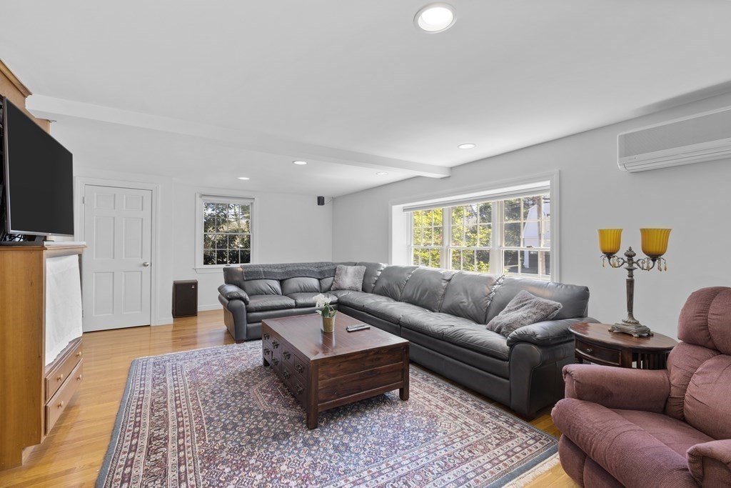 8 Tudor Road Needham, MA 02492 - Photo 4 of 42