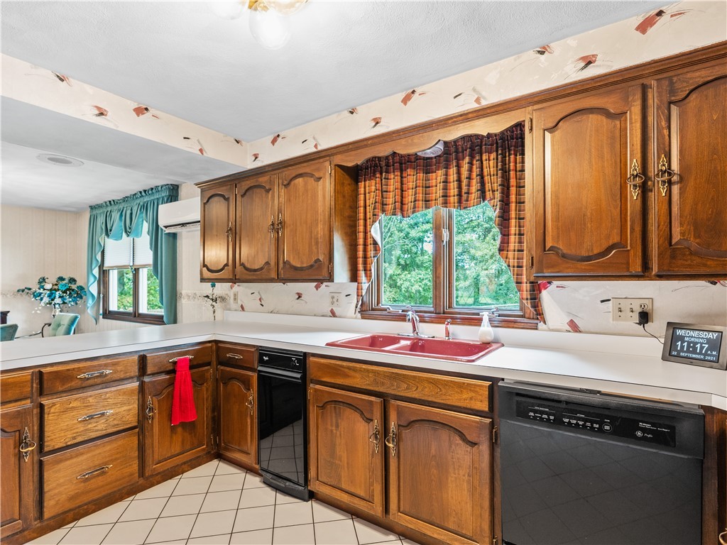 676 Elder Ballou Meeting House Road Woonsocket, RI 02895 - Photo 5 of 42