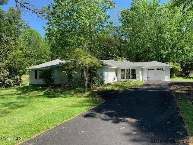 $2,500 | 650 Rock City Road, Ballston Spa, NY 12020