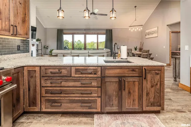 $975,000 | 1651 Sneed Road, Carbondale, IL 62902