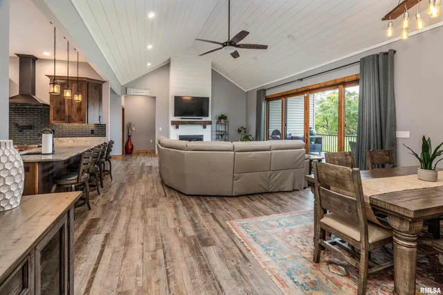 $975,000 | 1651 Sneed Road, Carbondale, IL 62902