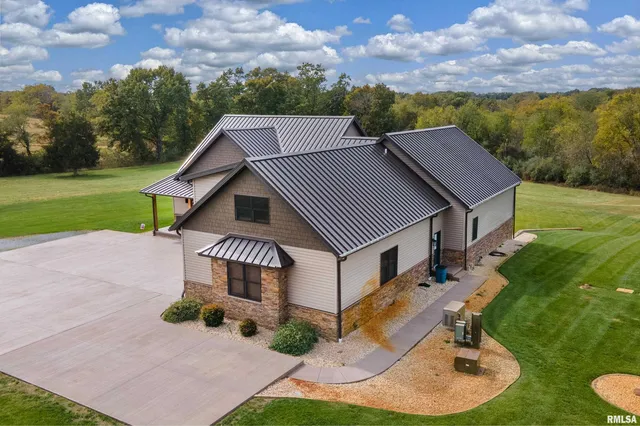 $975,000 | 1651 Sneed Road, Carbondale, IL 62902