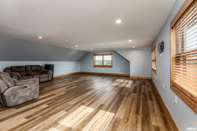 $975,000 | 1651 Sneed Road, Carbondale, IL 62902