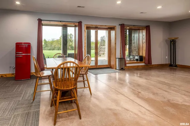 $975,000 | 1651 Sneed Road, Carbondale, IL 62902