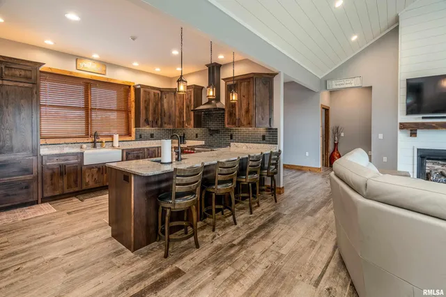 $975,000 | 1651 Sneed Road, Carbondale, IL 62902