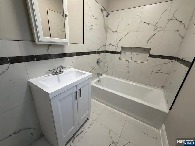 $2,000 | 139 40th Street, Union City, NJ 07087