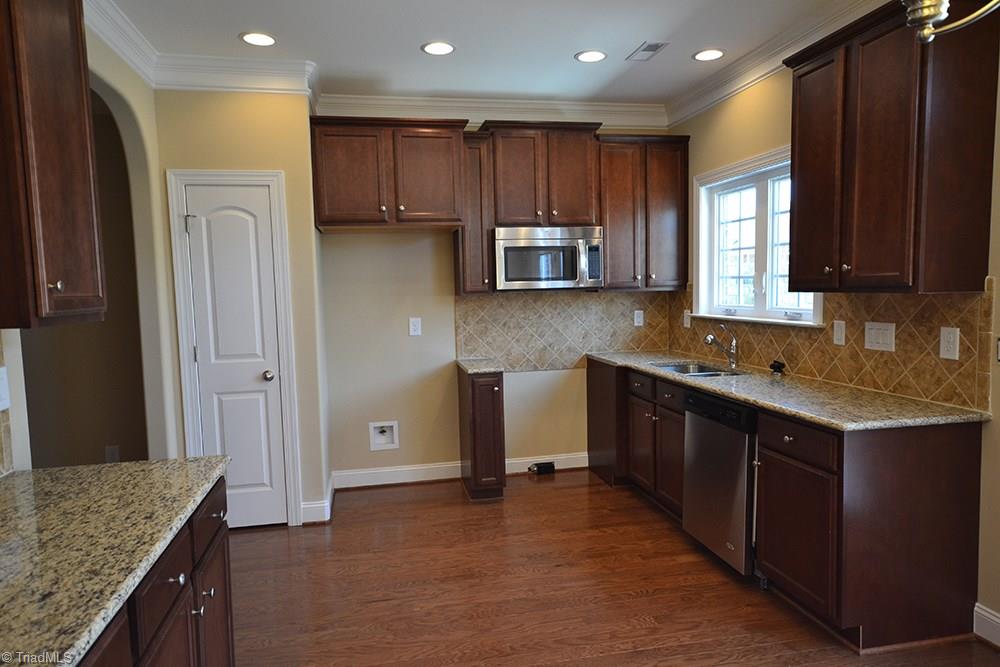 686 Nikyle Circle High Point, NC 27265 - Photo 6 of 30 Gallery Image 6